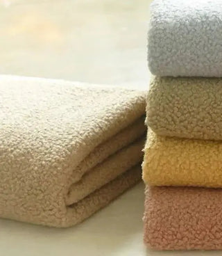 Italiano Minimalist Sofa Set: Elegant and Modern Furniture-Sofa Set