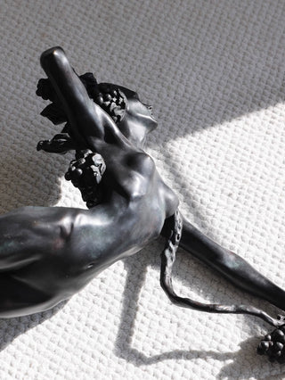 Winemaker Black Grapes Lady Statue – Elegant Resin Bronze Sculpture-GraffitiWallArts.com